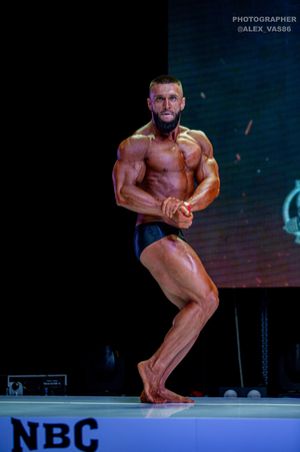 CLASSIC PHYSIQUE НОВИЧКИ